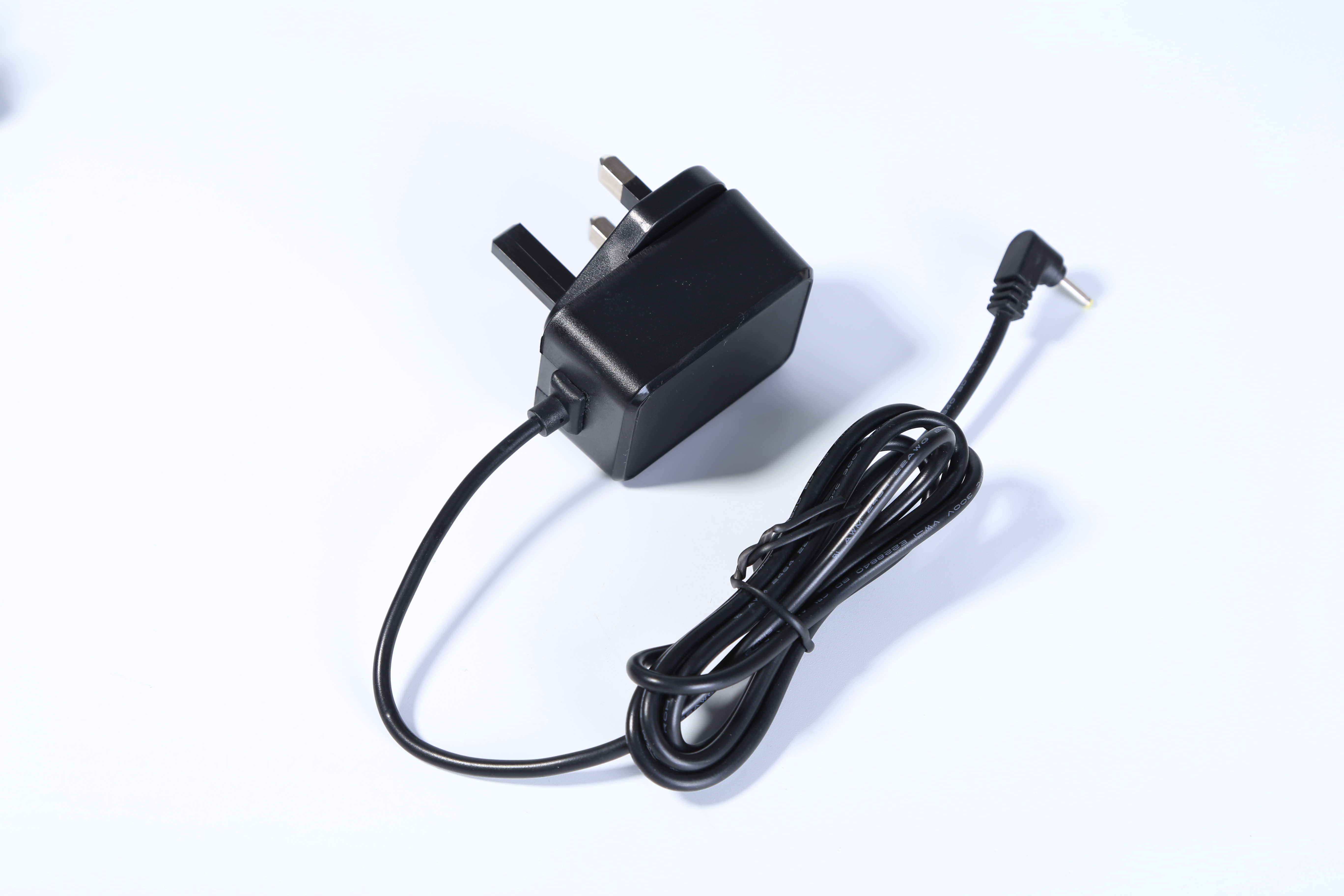 MX15w-0502500型號5v2.5a英規(guī)電源適配器 ce bs認(rèn)證