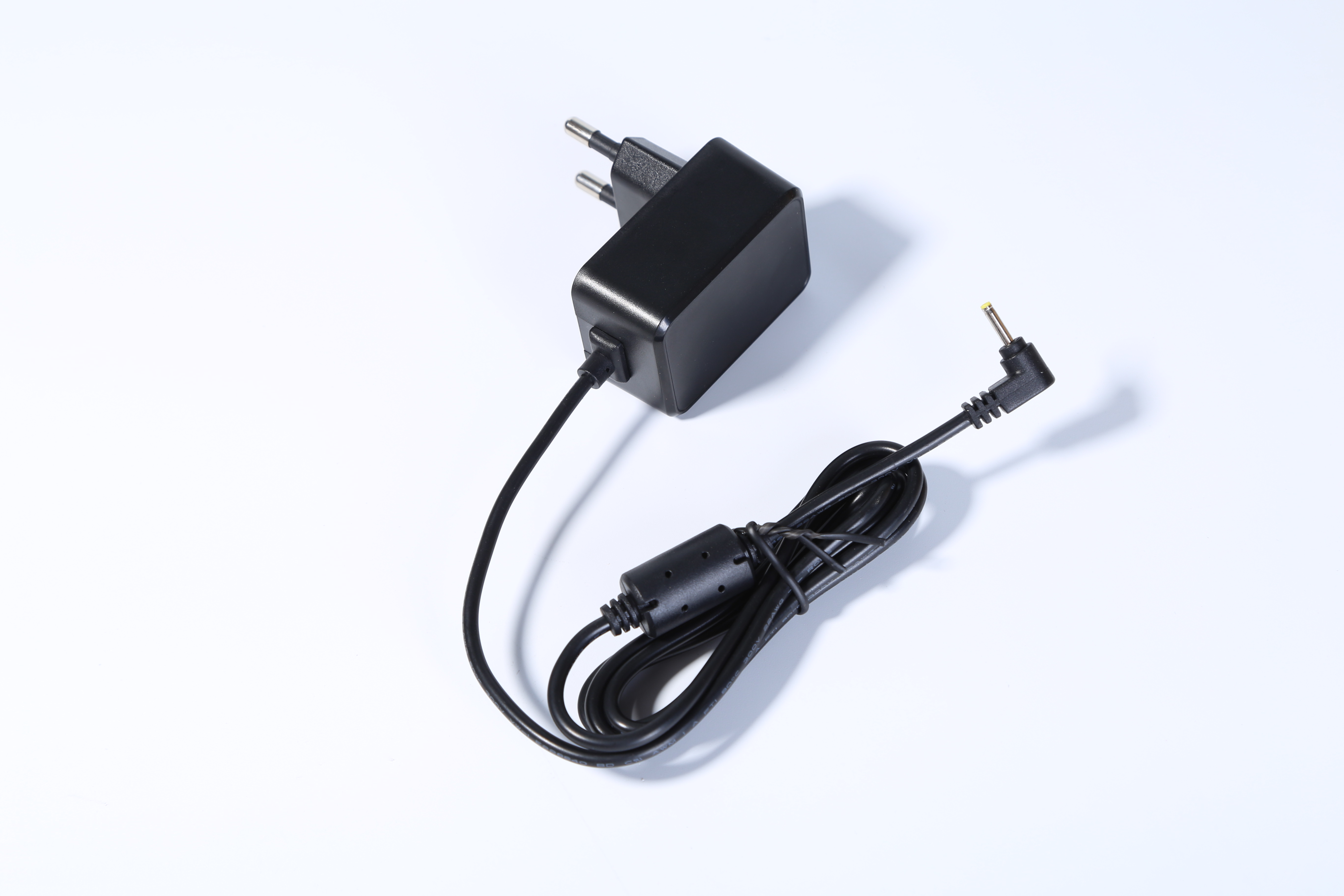 MX15w-0502500型號5v2.5a歐規(guī)電源適配器 ce認(rèn)證