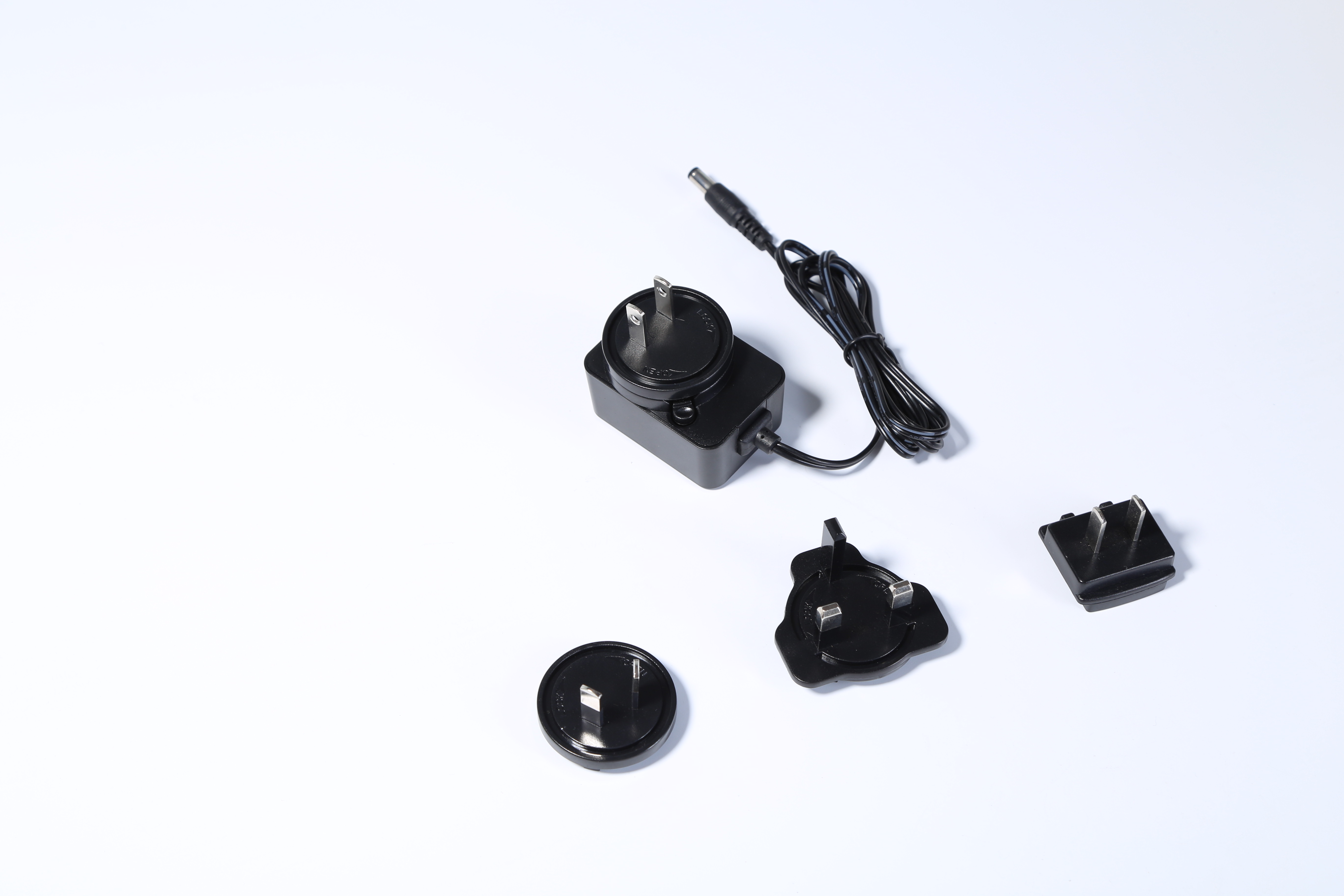 MX15w-0502500型號5v2.5a轉(zhuǎn)換頭電源適配器 cb認(rèn)證