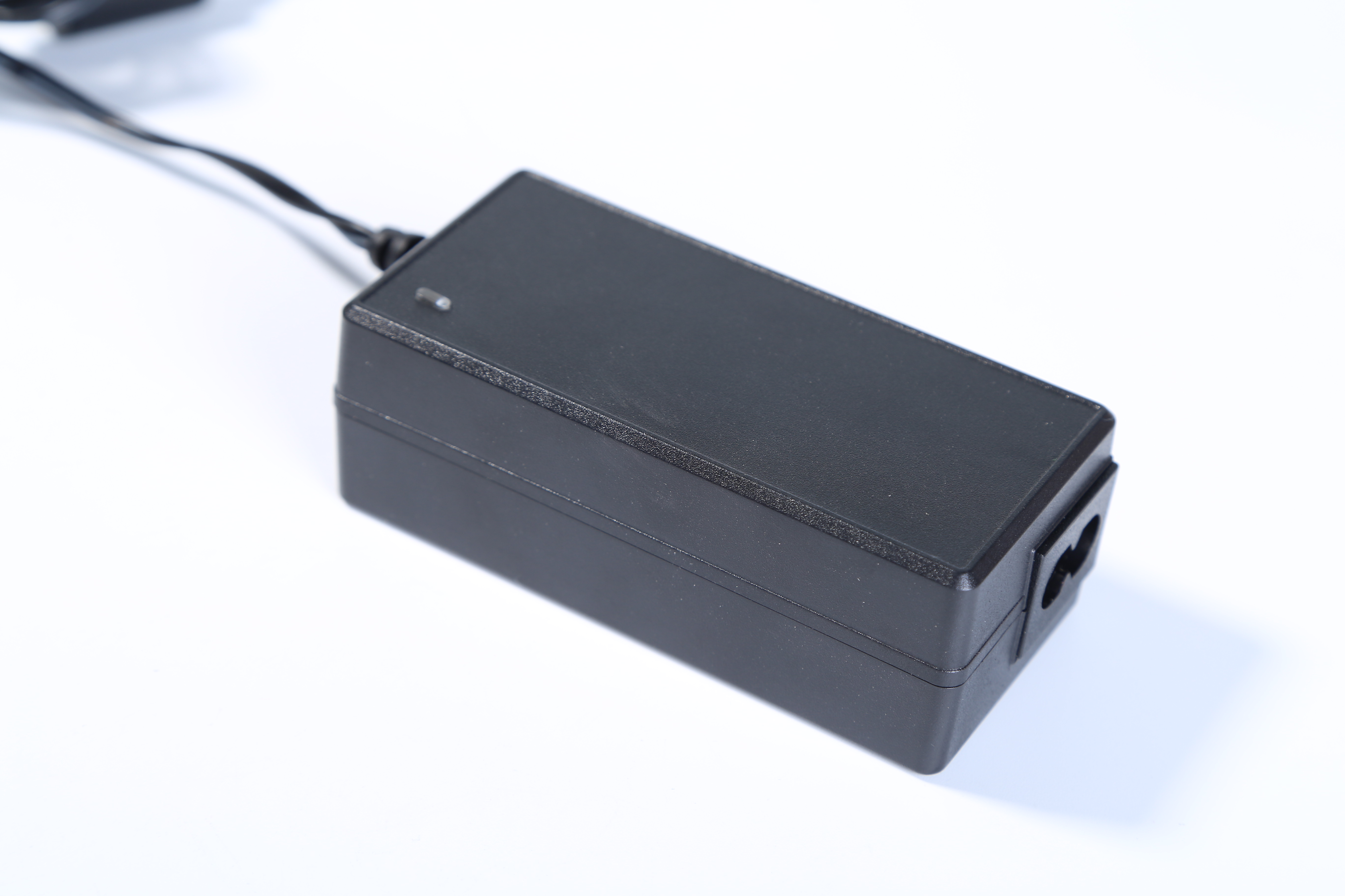 MX36w系列24v1.5a桌面式電源適配器cb認證