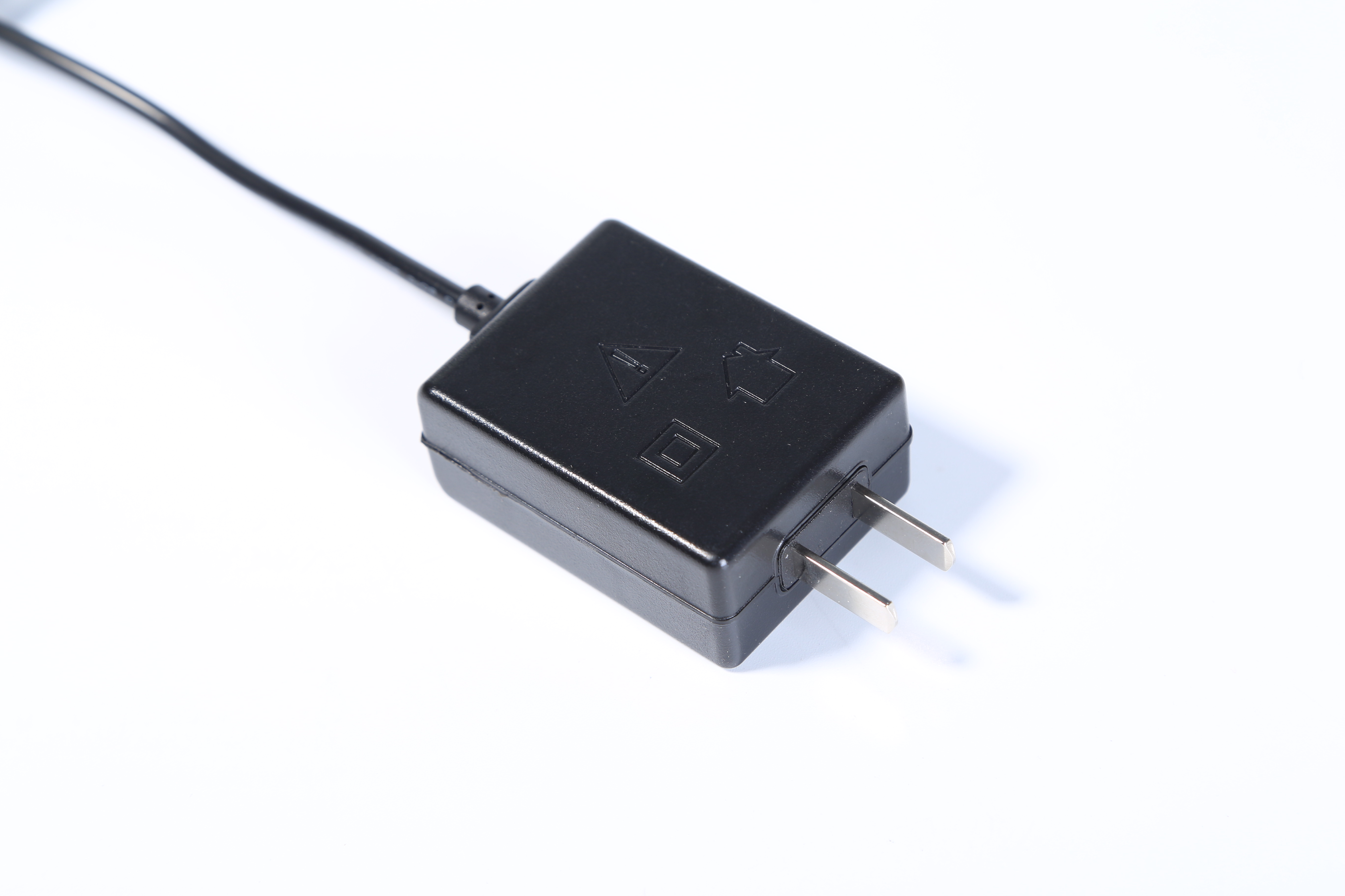 mx15x系列12v1.25a中規(guī)電源適配器3c認(rèn)證