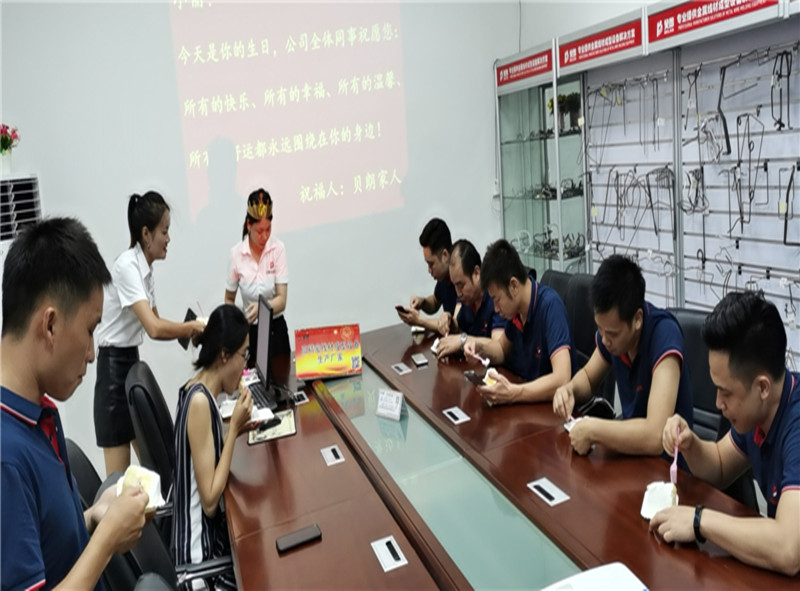 貝朗自動(dòng)化員工生日現(xiàn)場(chǎng)